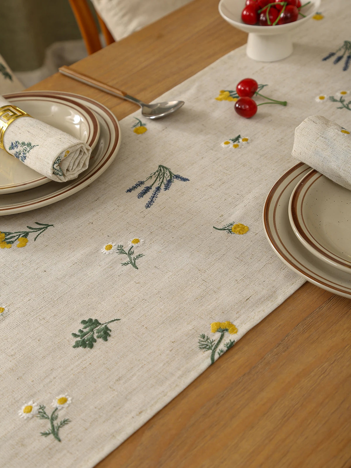 Linen Wheat Fringe Embroidery Table Runner Rustic Style Dining Table